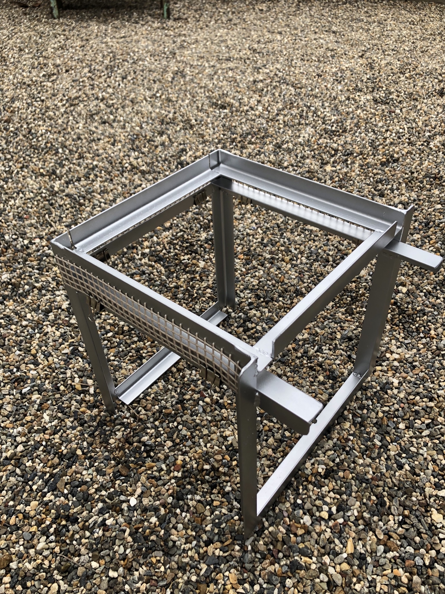 日本蜜蜂 重箱用 巣箱台 29cm用 - MAMESHIBA48'S GALLERY | minne