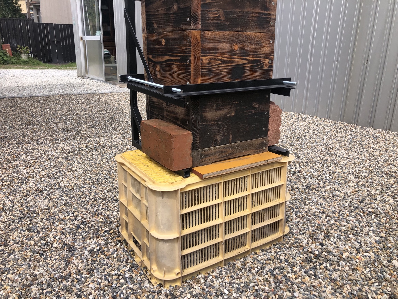 日本蜜蜂 対応巣箱台用 持ち上げ機 - MAMESHIBA48'S GALLERY | minne