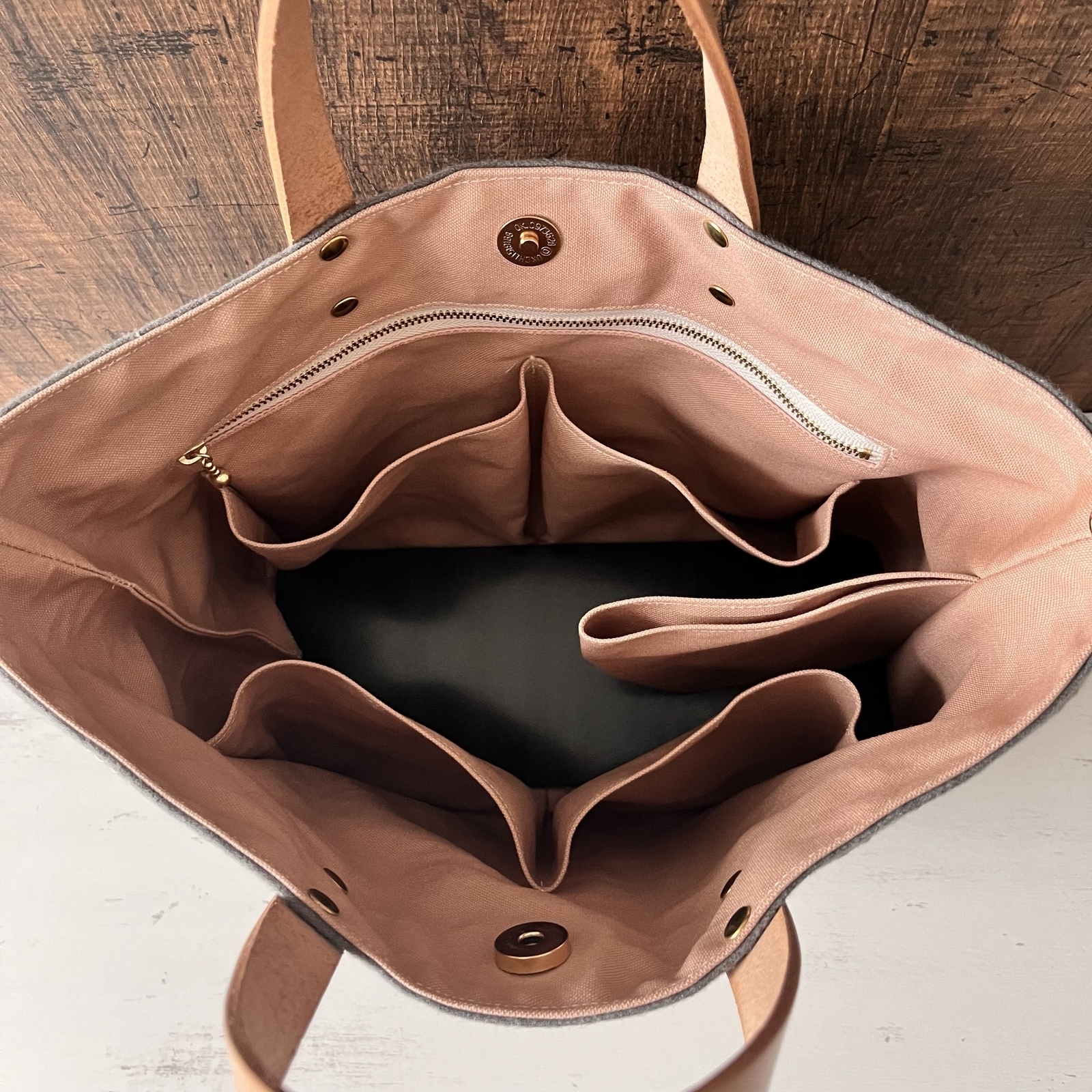 新色！！ グレー×ブラック ミナペルホネン 多機能 Mサイズ トート