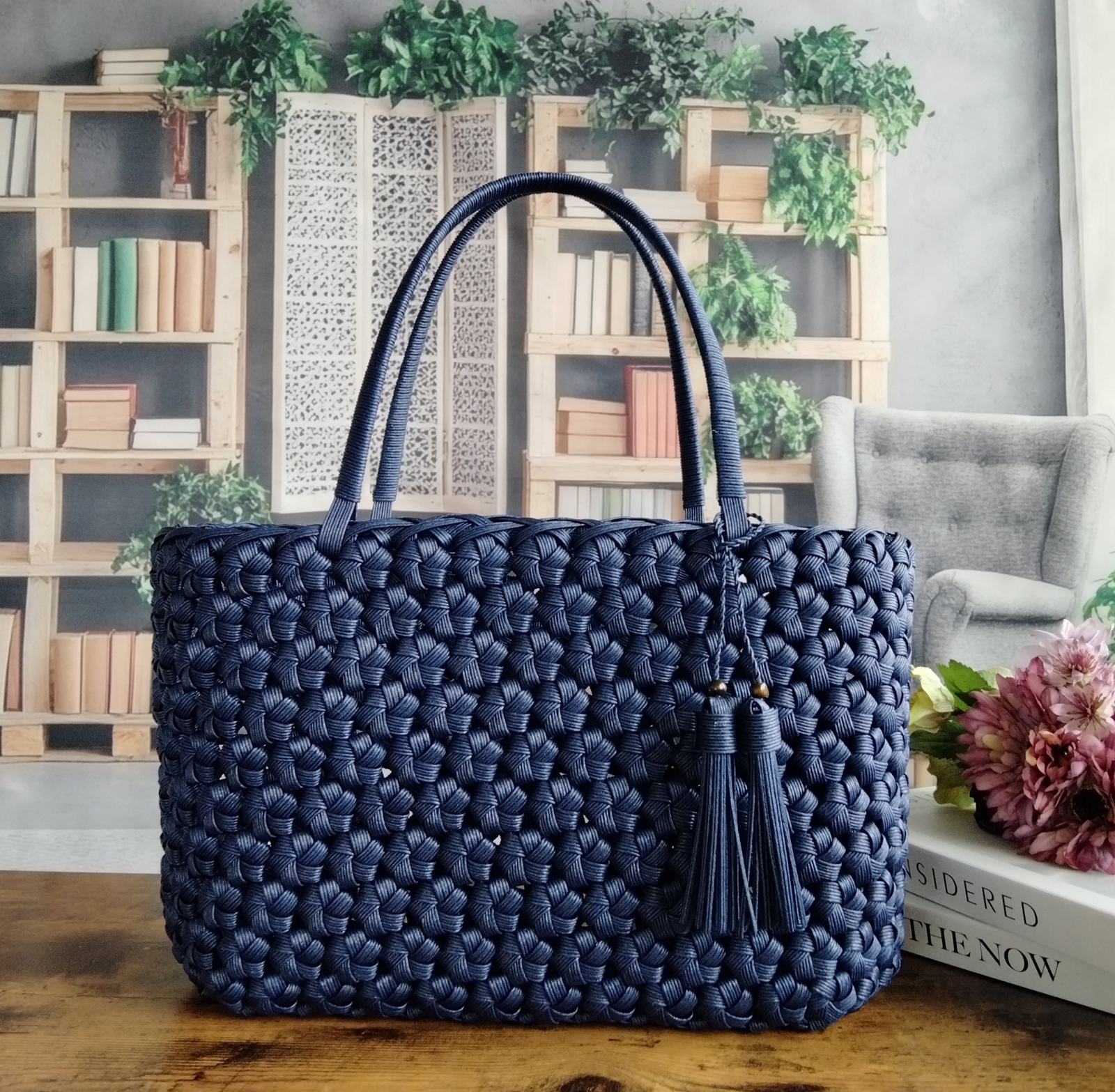 選べるカラー！花結び編みかごバッグSサイズ - こまどりかごやの