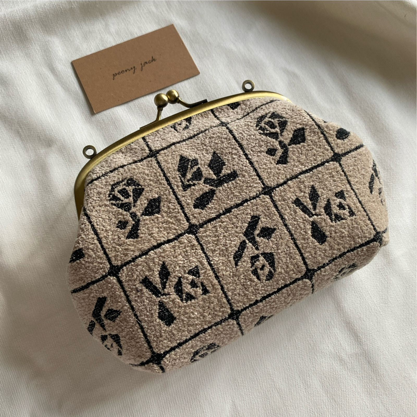 新作✨lulu small ショルダーポシェットがま口 ミナペルホネンの