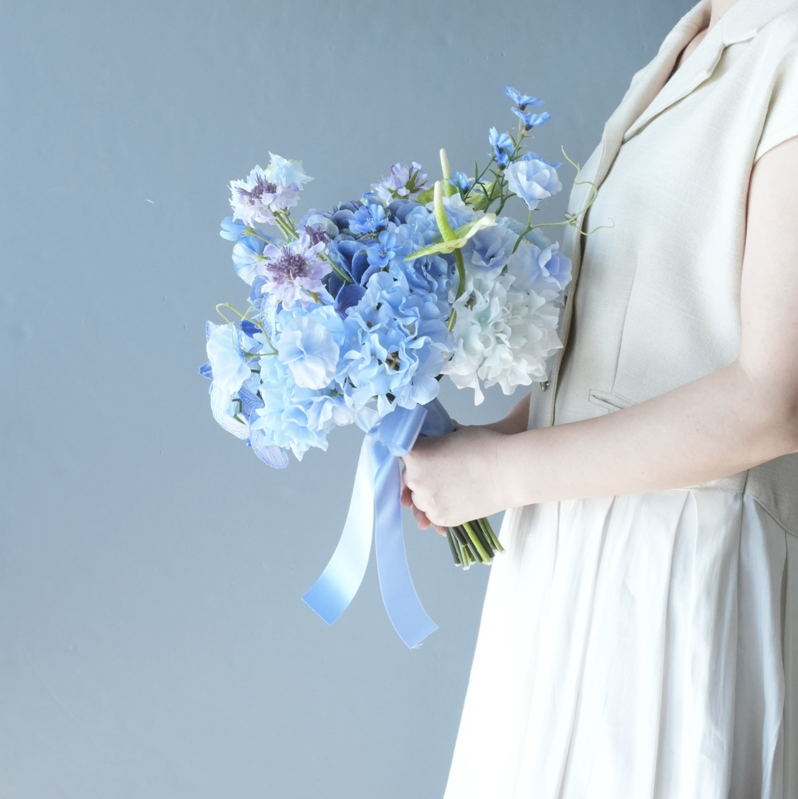 淡ブルーのウェディングブーケ アーティフィシャルフラワー