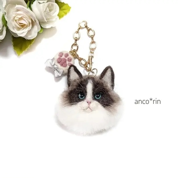 羊毛フェルト 猫 お座りチンチラシルバー ふわふわ子猫ちゃん - ANCO