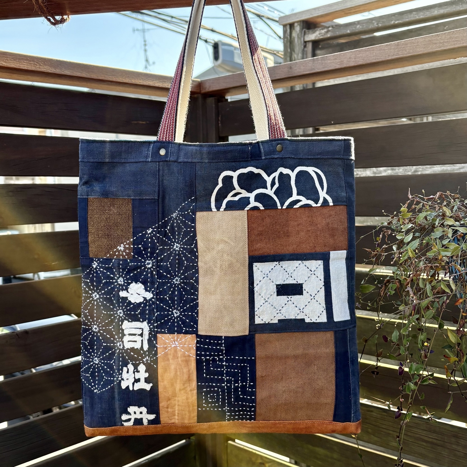 藍染古布のパッチワーク×刺し子トート 印半纏はぎれをリメイク