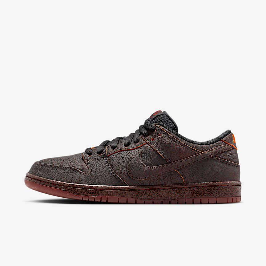 Nike SB Dunk Low Pro Skate Shoes. Nike JP