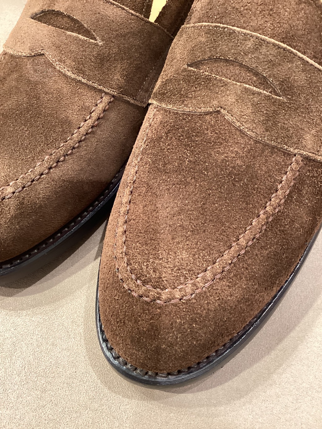 秋ファッション～ブラウンスエード・ローファー | 靴のリーガル