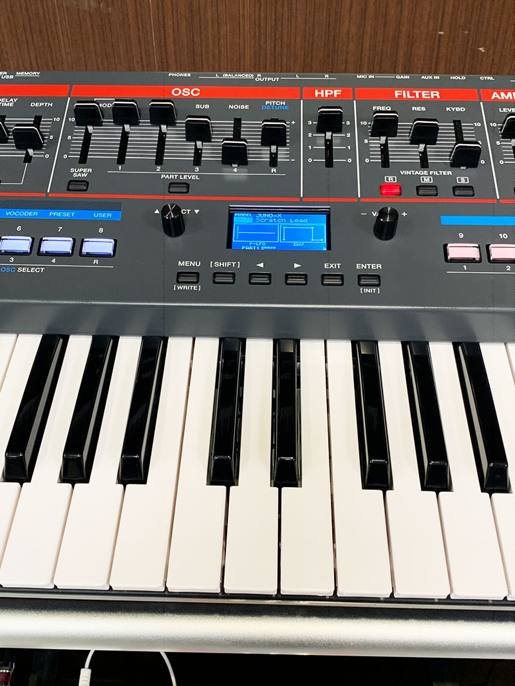 Roland JUNO-X Programmable Polyphonic Synthesizer シンセサイザー