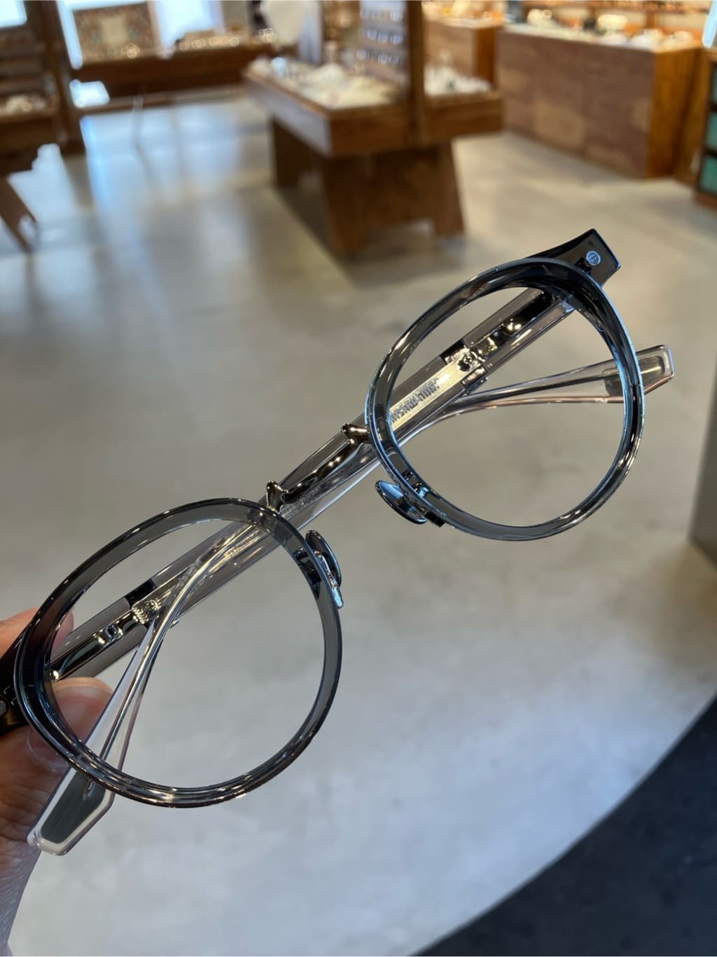 mimimiのJINS×チェンソーマン パワーモデルのコーディネート詳細（MRF