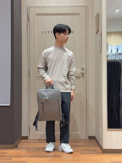 M．グレー サフィアーノ調リュックサック ブラック/ミディアムグレー