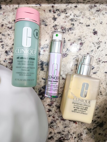 イーブン ベター ブライター ミルキー ローション〈医薬部外品