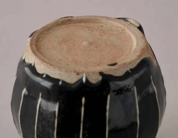 中国美術 陶磁器 | 磁州窯黒釉白堆文水注 北宋〜金 12C | gallery陽々