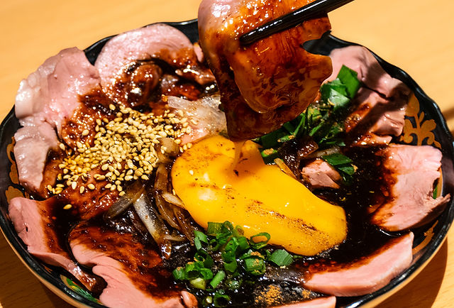 てけてけ公式】塩つくねと無敵ハツユッケの酒場｜焼き鳥・もつ焼