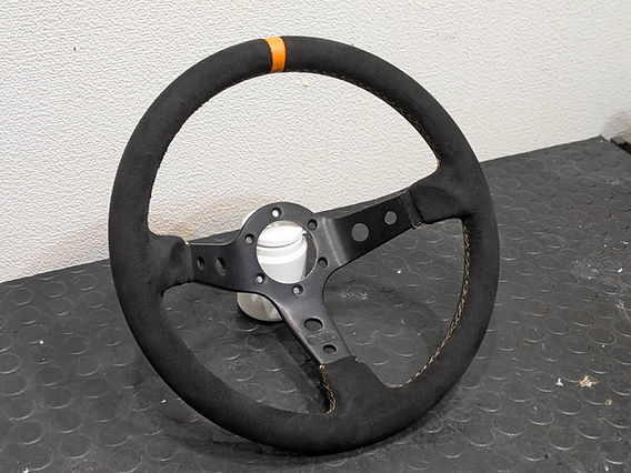 OMP ステアリング コルシカ/ウルトラスエード(旧アルカンターラ