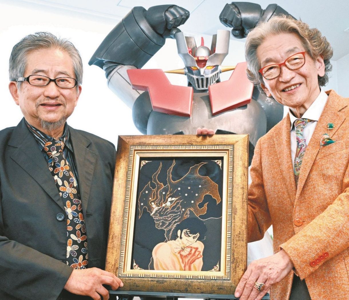 宝石80個を埋め込んだ「デビルマン輪島塗パネル」 永井豪さんとコラボ