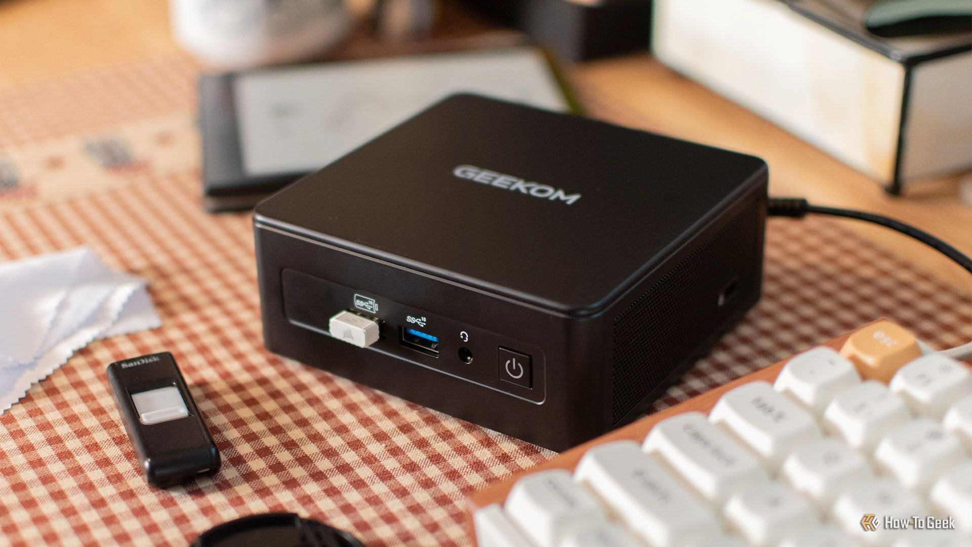 the-geekom-it15-mini-pc-on-a-