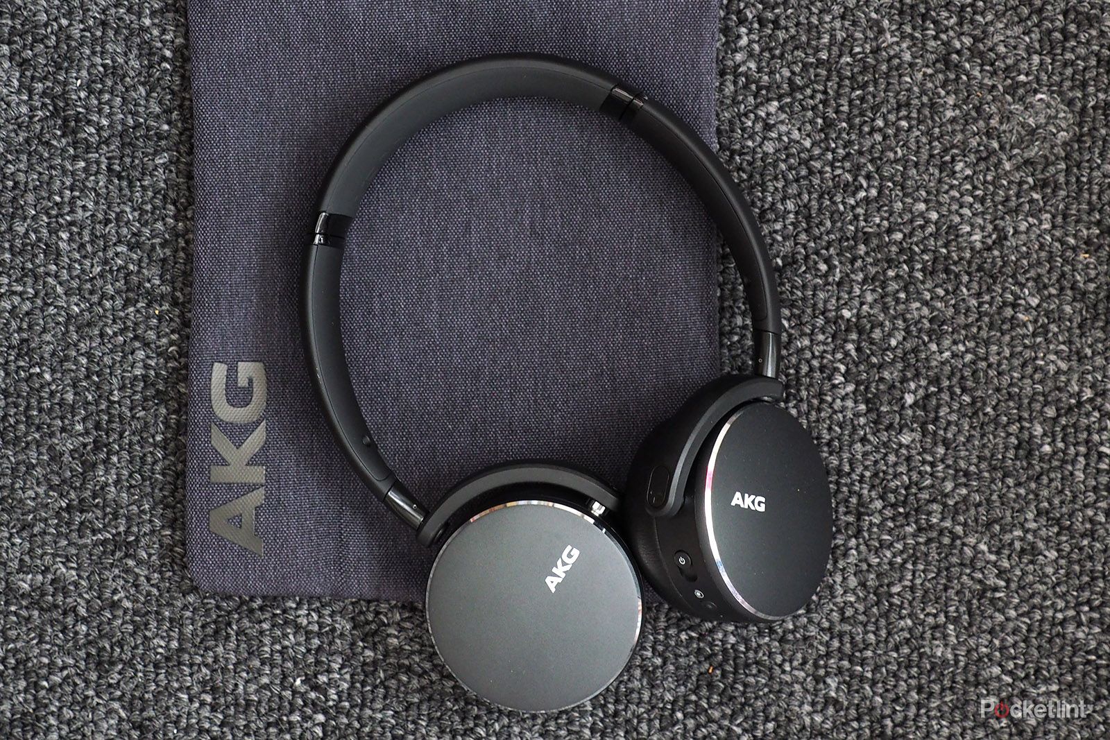 148738-headphones-review-akg-