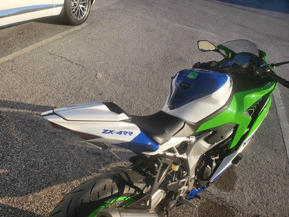 40th Anniversary ZX4RR White Seat Cowl - Street Customs Racing