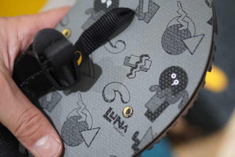 ルナサンダル×アーティスト神山隆二デザイン 限定のオソ・フラコ