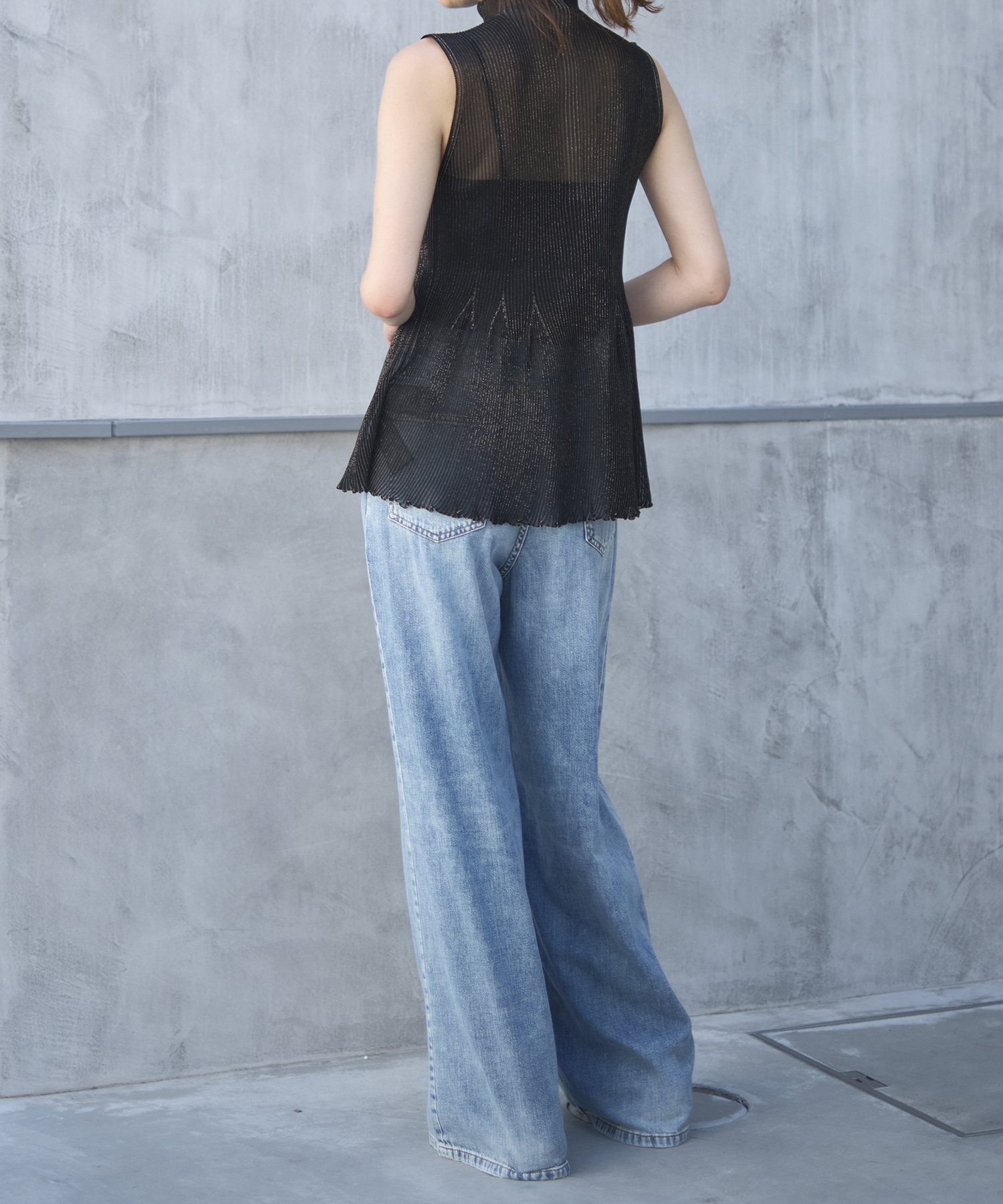 HYPHA LUCENT GLITTER SLEEVELESS TOP(FREE GOLD): CFCL: WOMENS