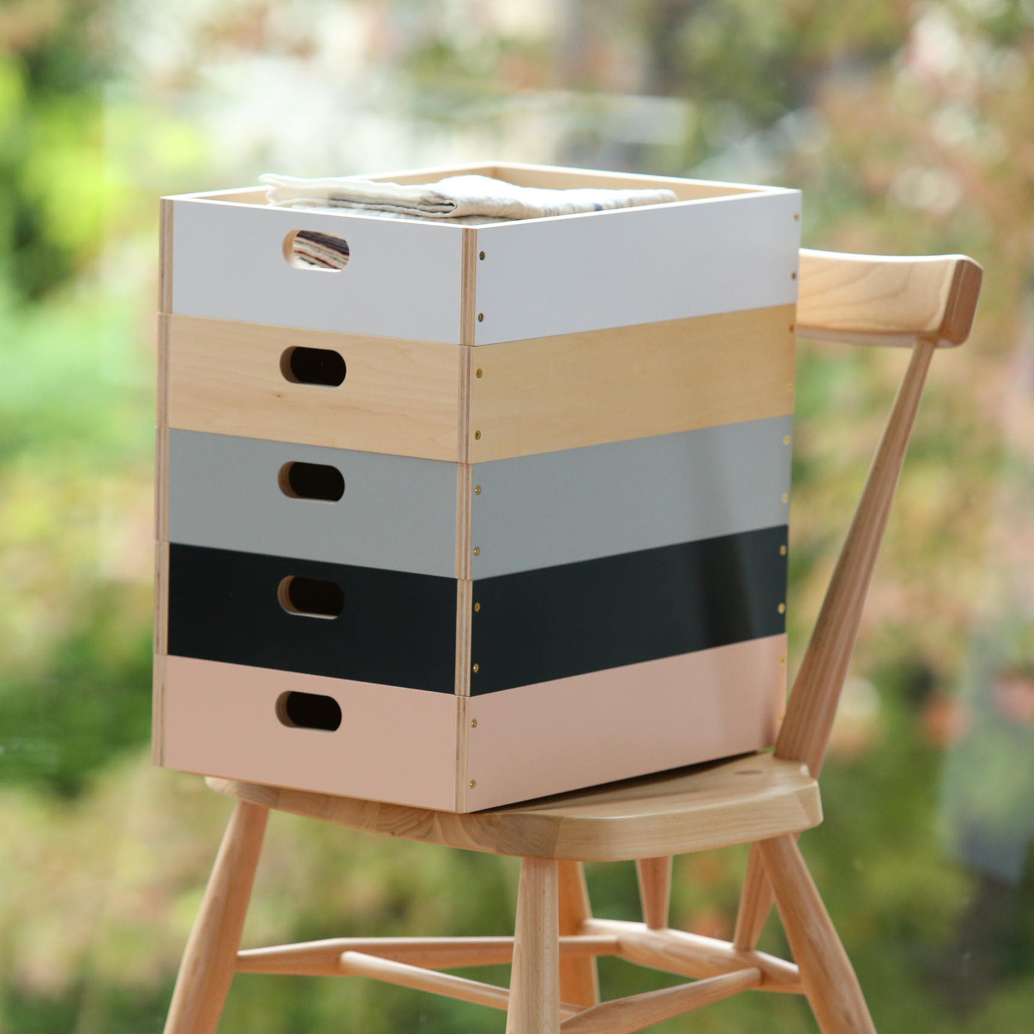 MOHEIM/LINDEN BOX L -ありそうでない絶妙な色合い！重ねられる木製