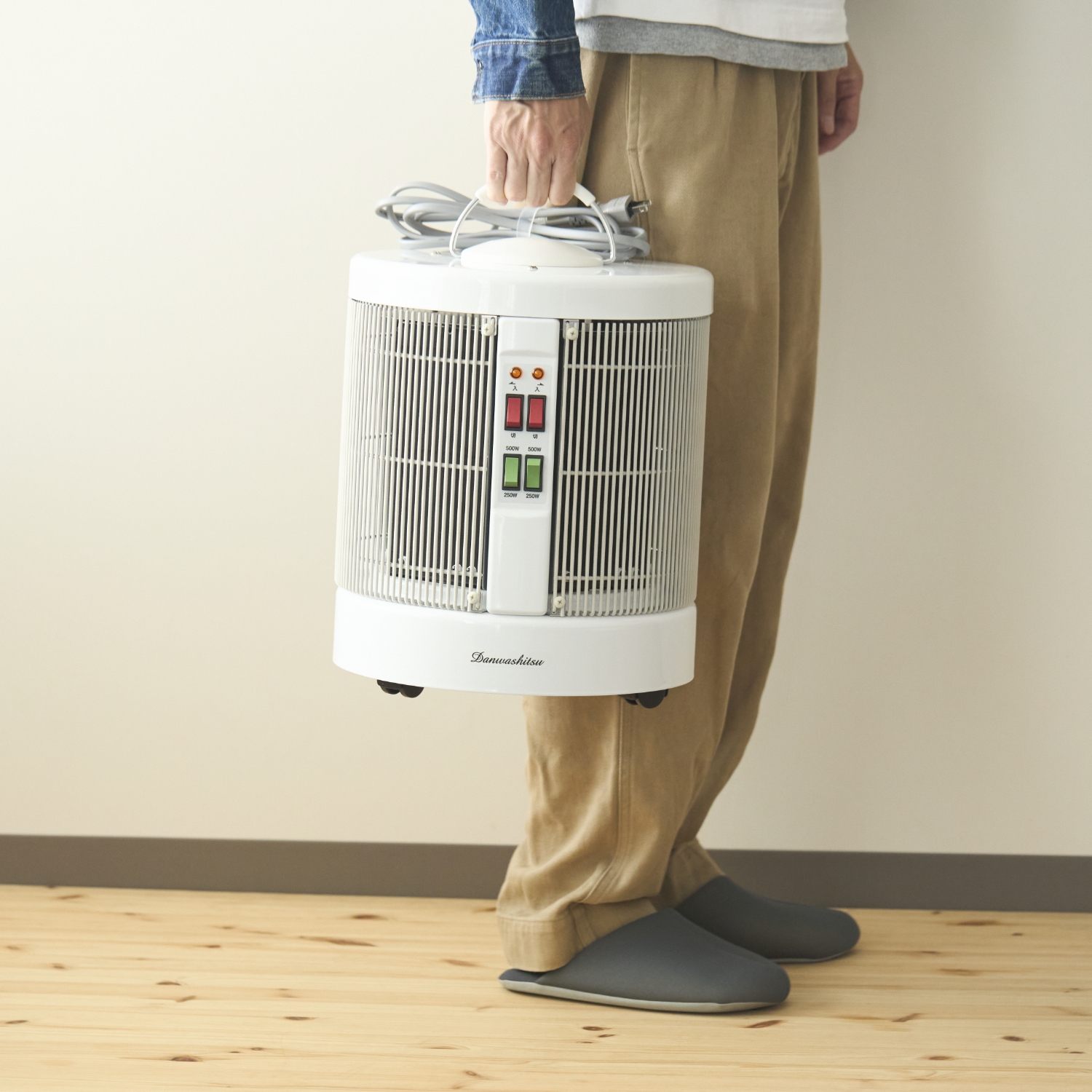 暖話室 -遠赤外線で体が芯までぽかぽか！360度どこでもみんなが