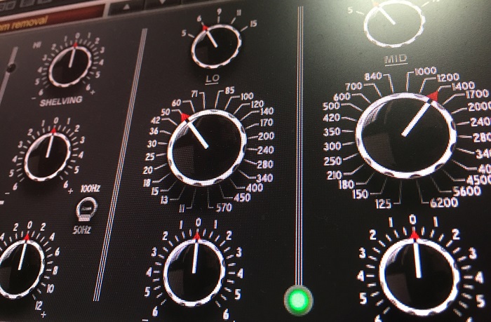 伝説のマスタリングEQ Sontec MES-432CをモデリングしたIK Multimedia